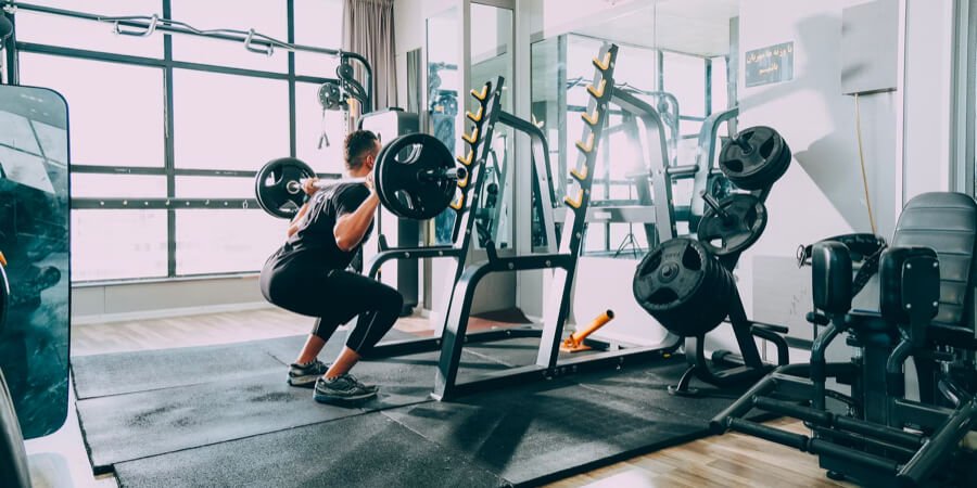 How to Safely Return to the Gym in 2022